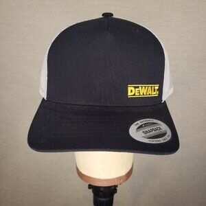 DeWalt Wallace Classic Trucker's Cap Snapback Mesh Ball Cap Black/Grey